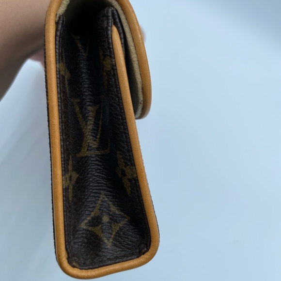 LOUIS VUITTON Florentine Belt Bag monogram pouch - Picture 8 of 10